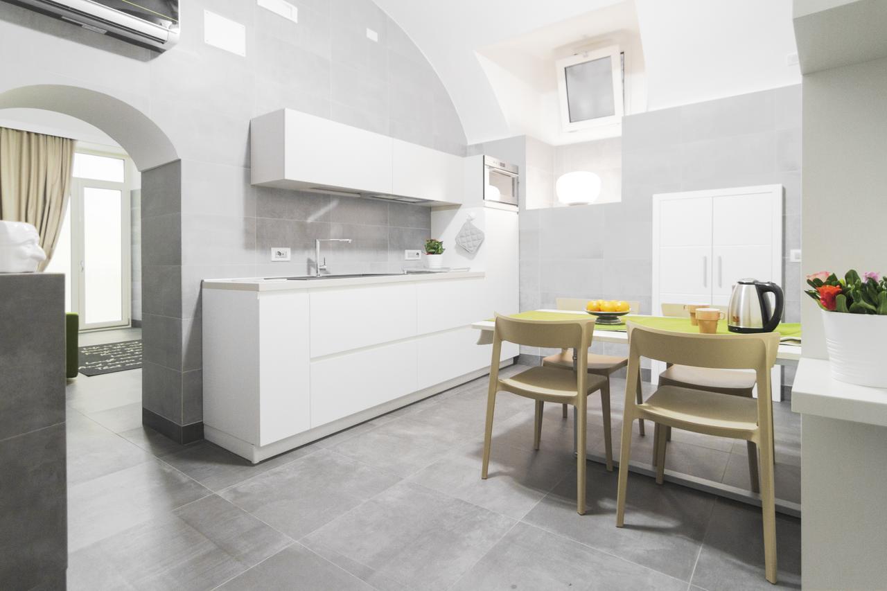 Relais Nevel Ai Decumani Apartment Naples Luaran gambar