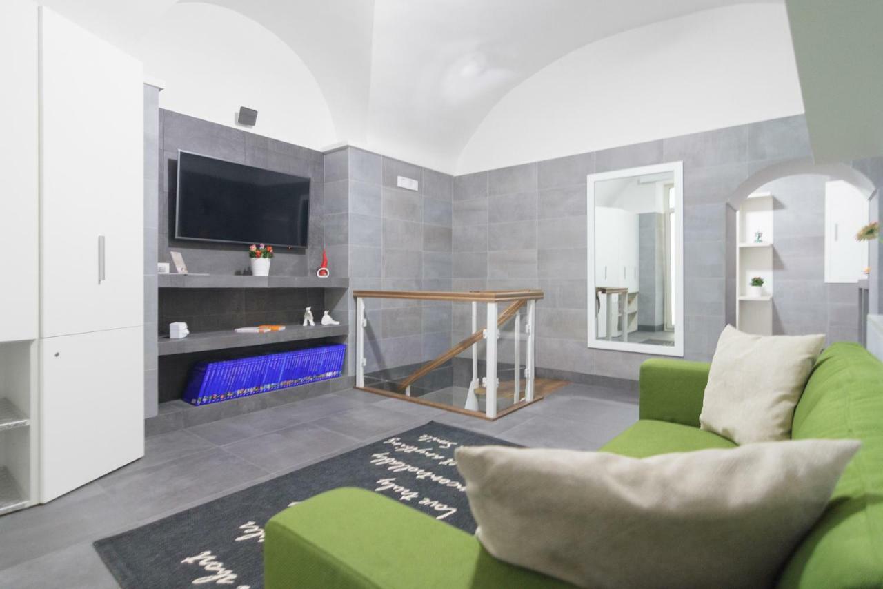 Relais Nevel Ai Decumani Apartment Naples Luaran gambar